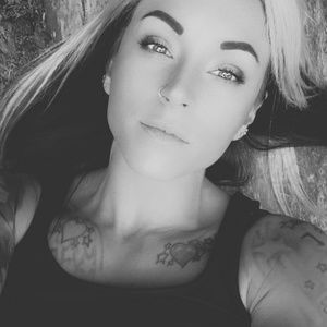 Meet your Posher, Janelle